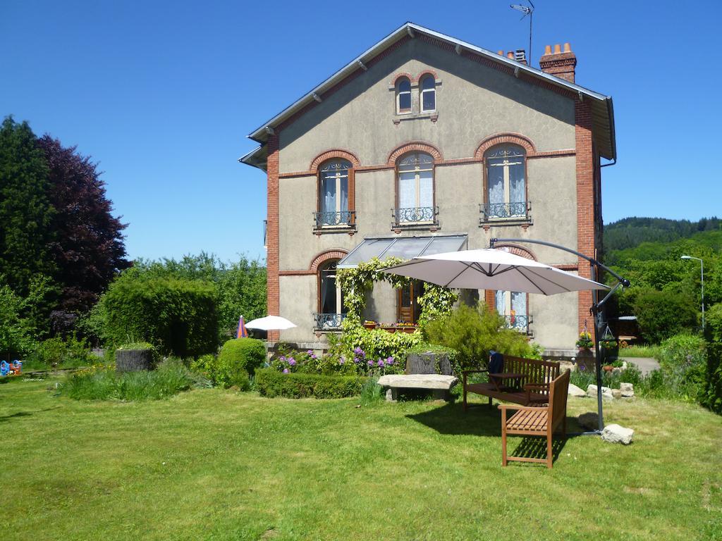 La Maison Du Marchand Peyrat-le-Chateau Exterior photo